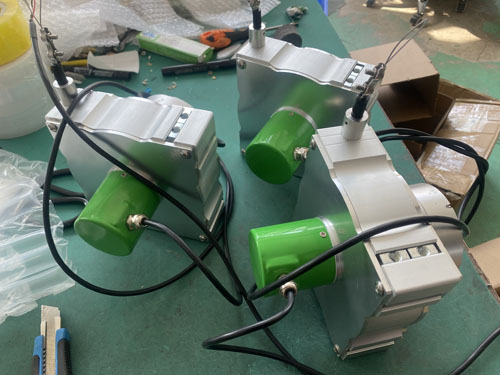 拉繩位移編碼器利用高分辨率儀表進行顯示及定位