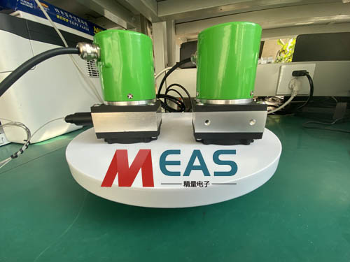 拉繩位移編碼器與控制系統(tǒng)相連實(shí)現(xiàn)檢測(cè)