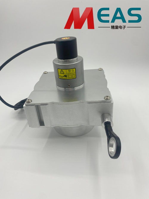 ����λ�ƾ��a��ݔ����̖�����ڿ���ϵ�y֮�g